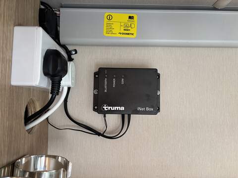 Autotrail Tracker EKS Motorhome - U2409