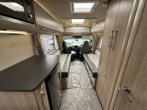 Autotrail Tracker EKS Motorhome - U2409