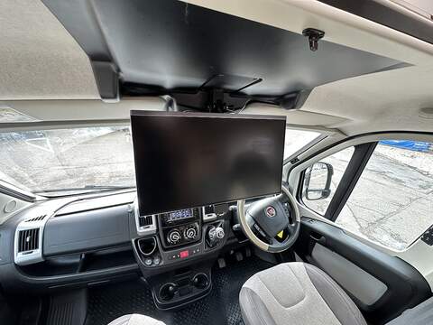Autotrail Tracker EKS Motorhome - U2409
