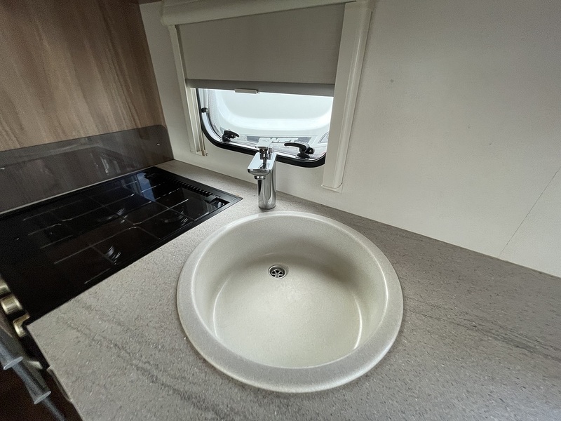 Swift Archway Maidwell SR 2016 Caravan - Large 11