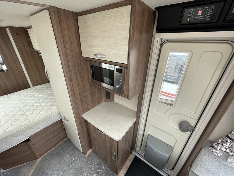 Venus Deluxe 570 2019 Caravan - Large 13