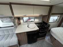 Venus Deluxe 570 2019 Caravan9