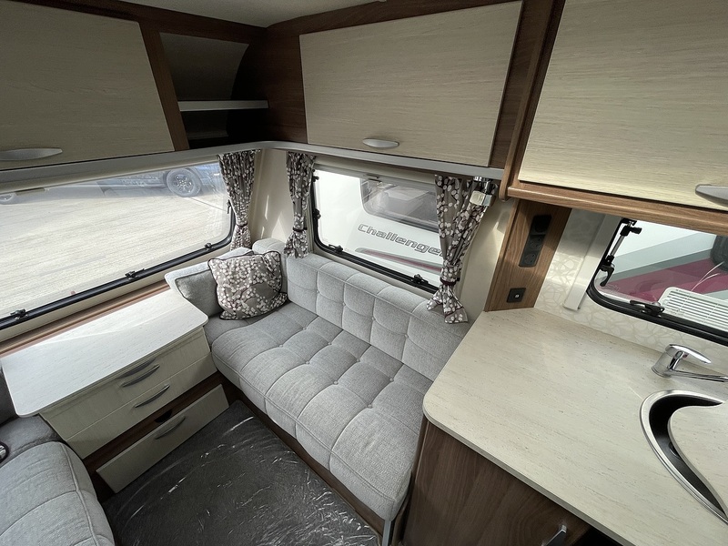 Venus Deluxe 570 2019 Caravan - Large 8