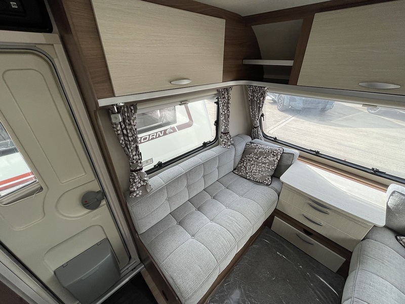 Venus Deluxe 570 2019 Caravan - Large 2
