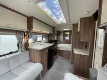 Venus Deluxe 570 2019 Caravan1