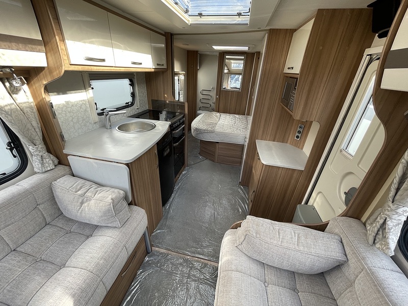 Lunar Clubman SI 2018 Caravan - Large 7