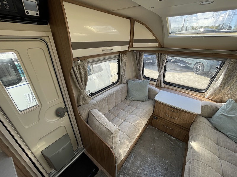 Lunar Clubman SI 2018 Caravan - Large 3