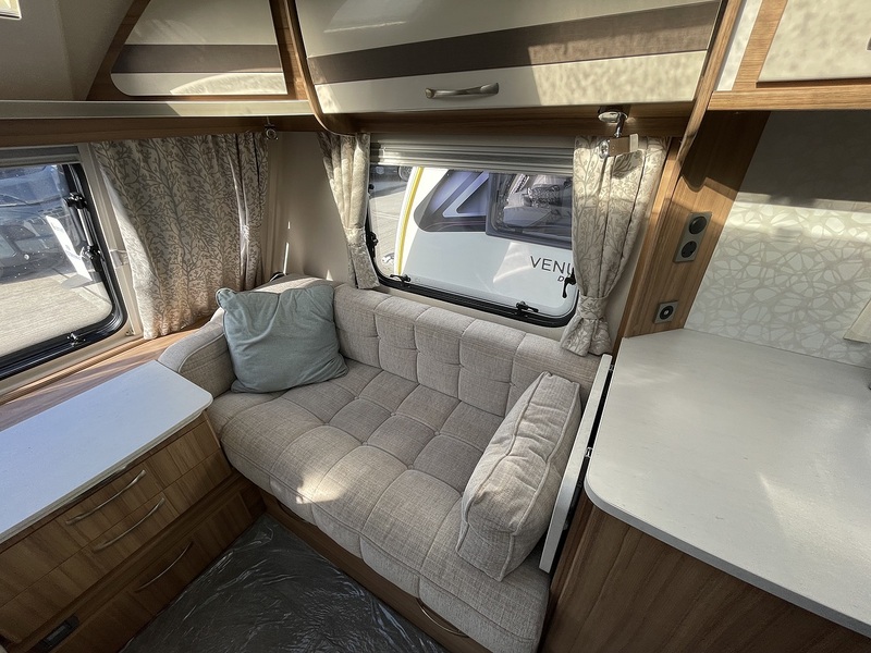 Lunar Clubman SI 2018 Caravan - Large 5