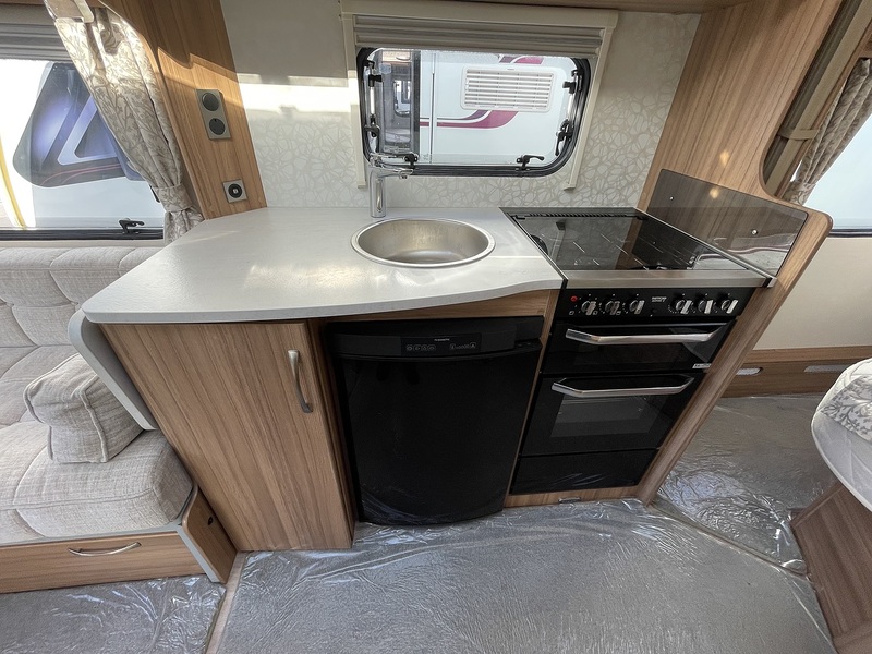 Lunar Clubman SI 2018 Caravan - Large 8