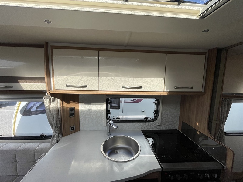 Lunar Clubman SI 2018 Caravan - Large 9
