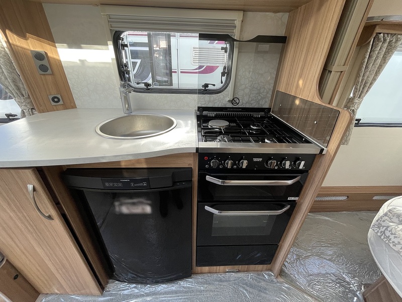 Lunar Clubman SI 2018 Caravan - Large 10