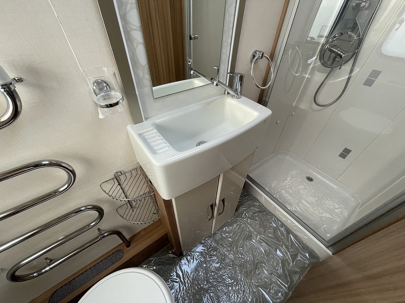 Lunar Clubman SI 2018 Caravan - Large 23