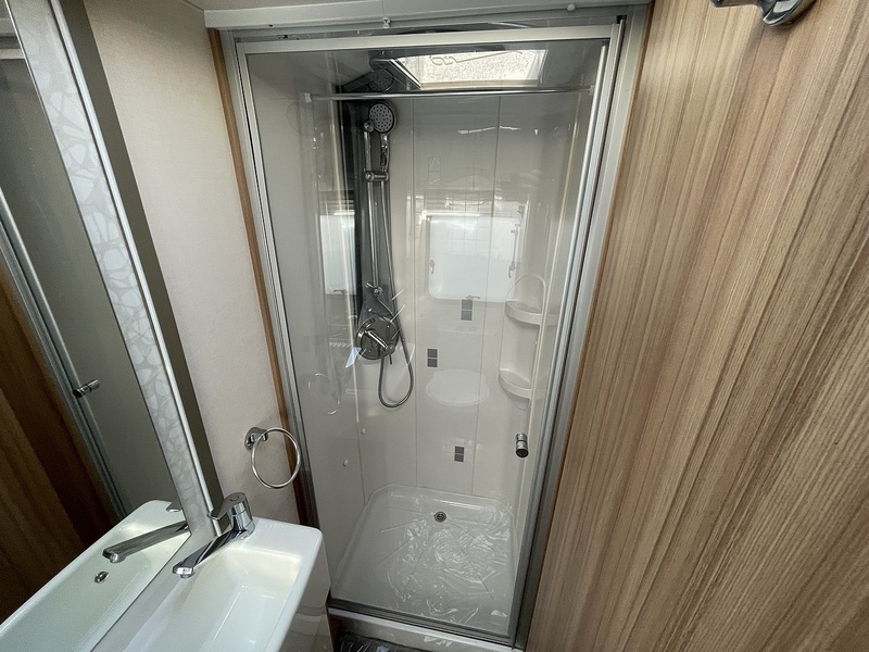 Lunar Clubman SI 2018 Caravan - Large 26