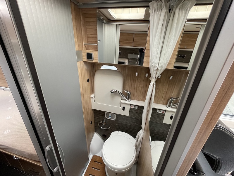 Hymer Yellowstone 2021 Campervan - Large 20