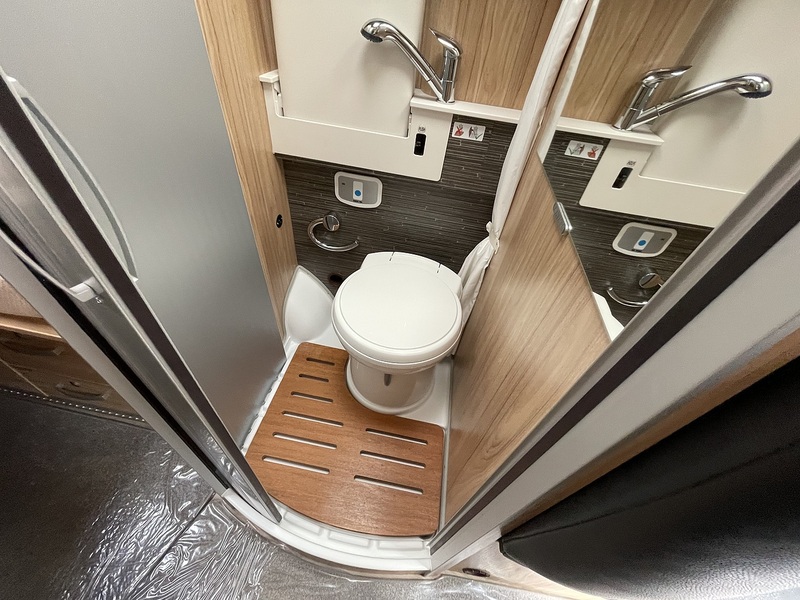 Hymer Yellowstone 2021 Campervan - Large 21