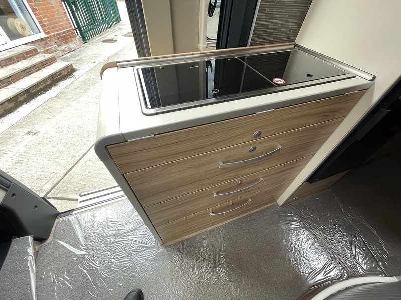 Hymer Yellowstone 2021 Campervan - Large 14