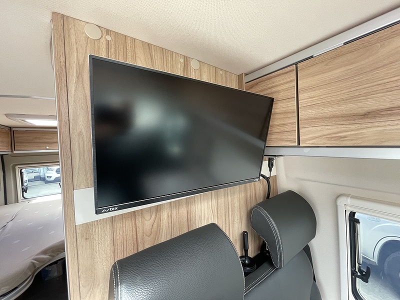 Hymer Yellowstone 2021 Campervan - Large 13