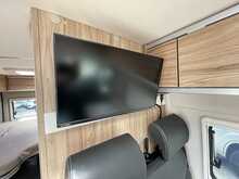 Hymer Yellowstone 2021 Campervan13