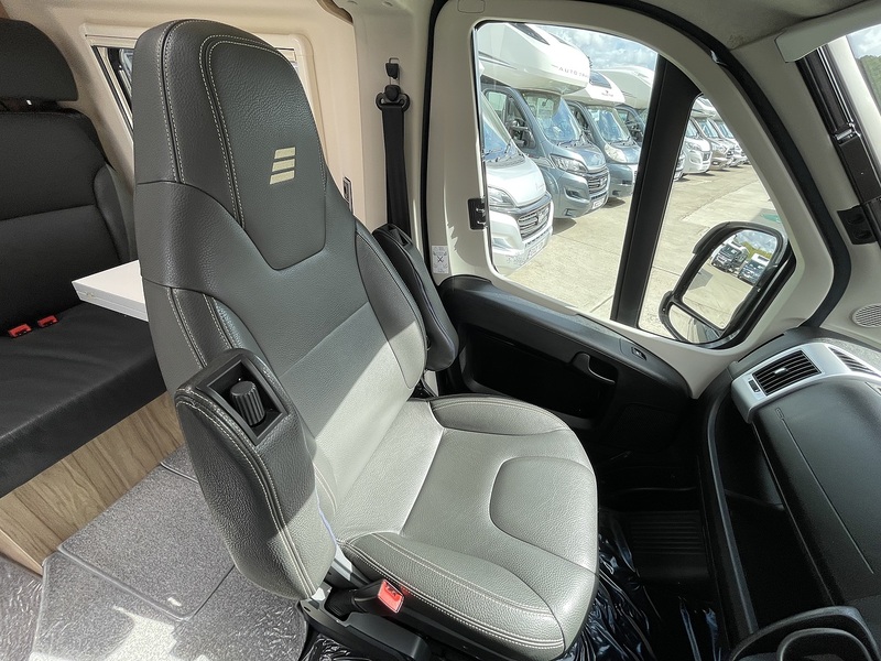 Hymer Yellowstone 2021 Campervan - Large 7