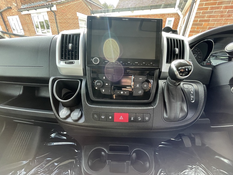 Hymer Yellowstone 2021 Campervan - Large 10