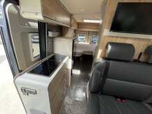 Hymer Yellowstone 2021 Campervan4
