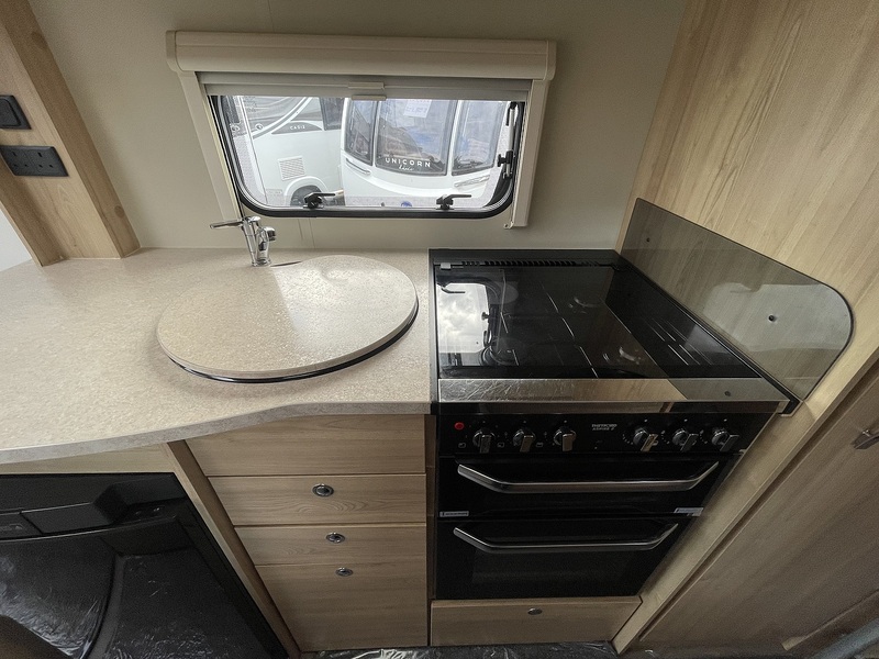 Elddis Osprey 576 2016 Caravan - Large 10