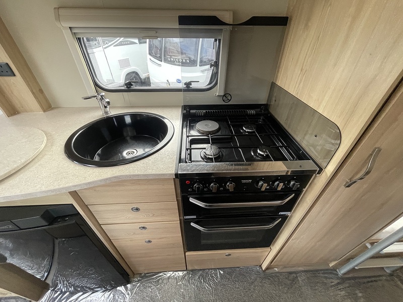 Elddis Osprey 576 2016 Caravan - Large 12