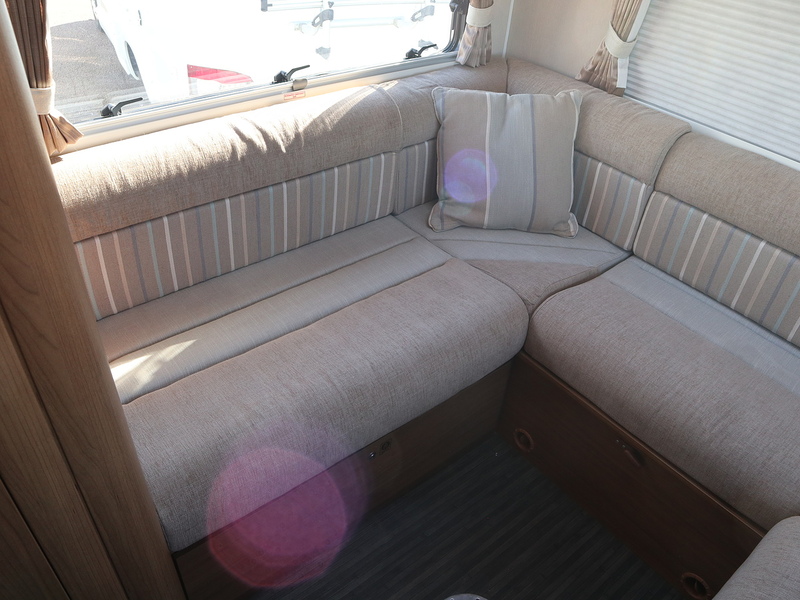 Autotrail Apache 700 2014 Motorhome - Large 16