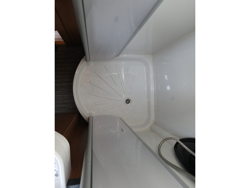 Autotrail Apache 700 2014 Motorhome - Large 19