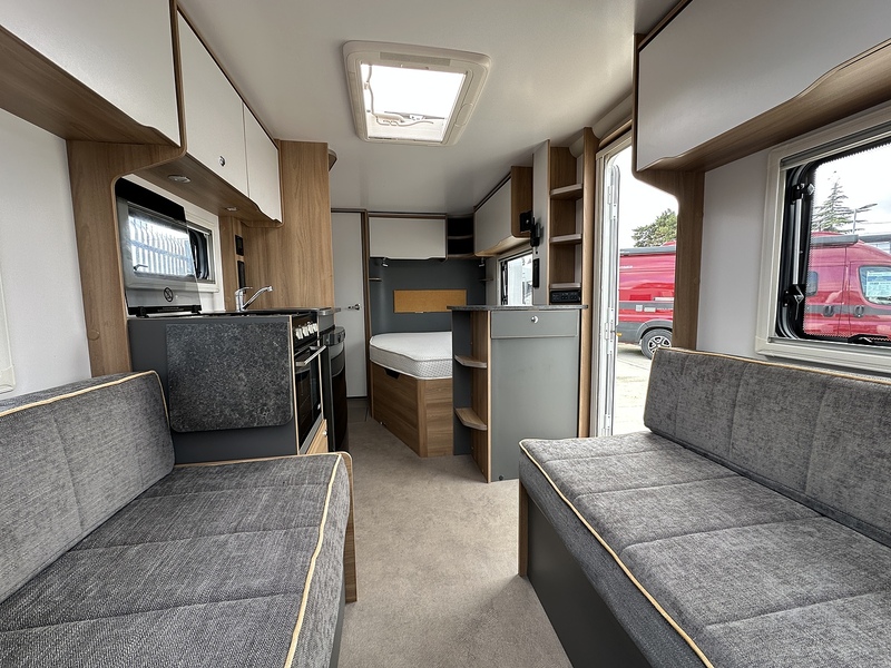 Bailey Discovery D4-4 2020 Caravan - Large 2