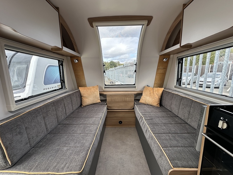 Bailey Discovery D4-4 2020 Caravan - Large 3