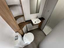 Bailey Discovery D4-4 2020 Caravan5