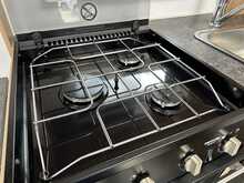 Bailey Discovery D4-4 2020 Caravan9