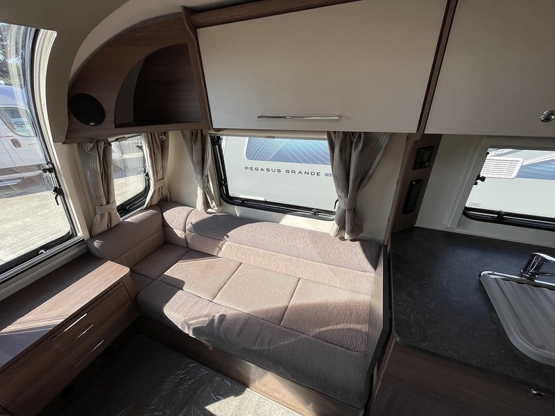 Bailey Phoenix 642 2019 Caravan - Large 8