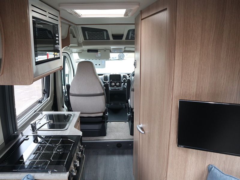 Autotrail V-Line 540 SE 2025 Campervan - Large 18
