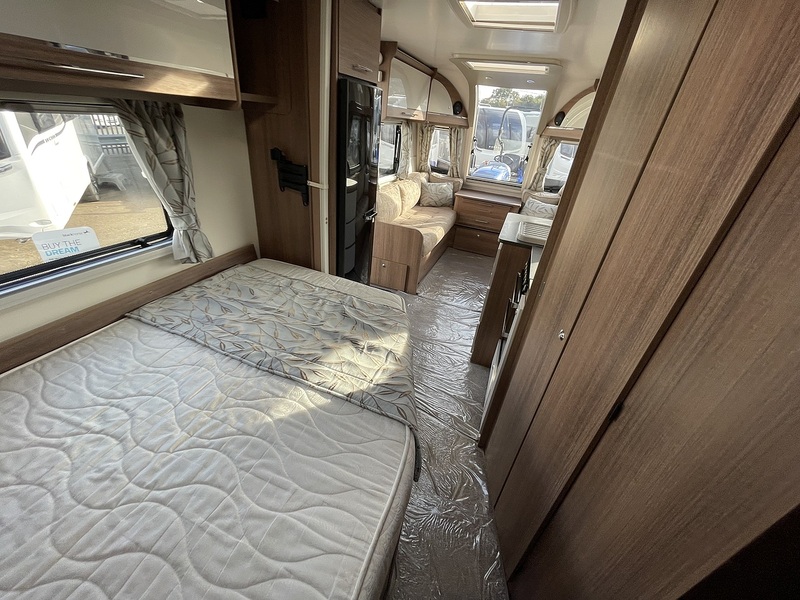 Bailey Unicorn Valencia 2019 Caravan - Large 4