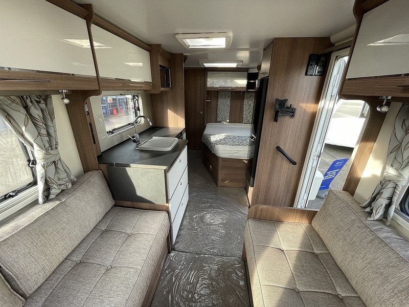Bailey Unicorn Valencia 2019 Caravan - Large 3