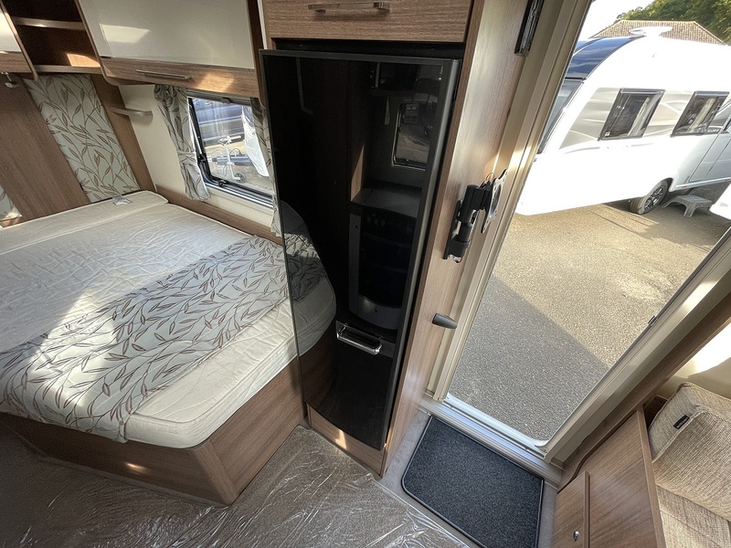 Bailey Unicorn Valencia 2019 Caravan - Large 9