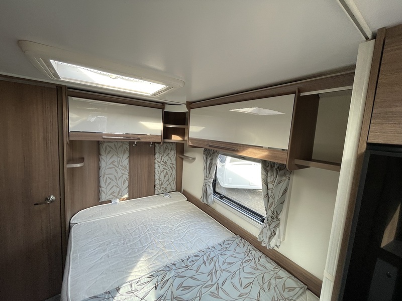 Bailey Unicorn Valencia 2019 Caravan - Large 12
