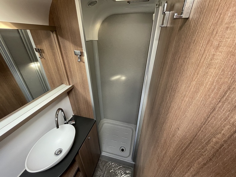 Bailey Unicorn Valencia 2019 Caravan - Large 17