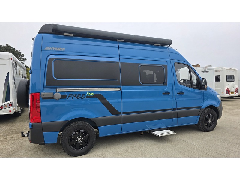 Hymer Free 600 S Blue Evolution 2022 Campervan - Large 3