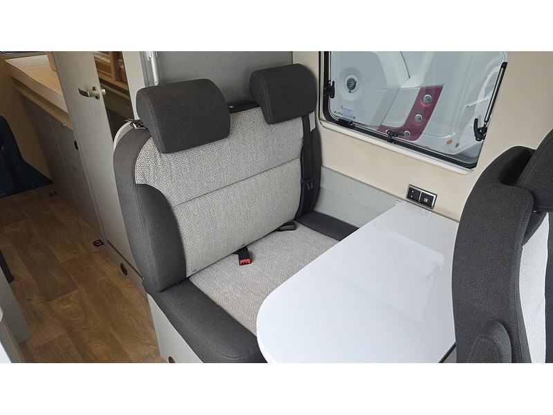 Hymer Free 600 S Blue Evolution 2022 Campervan - Large 10