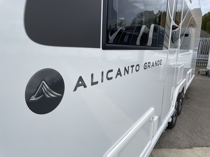 Bailey Alicanto Grande Evora 2024 Caravan - Large 25