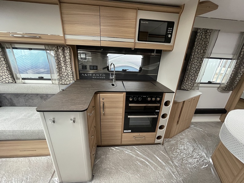 Bailey Alicanto Grande Evora 2024 Caravan - Large 4