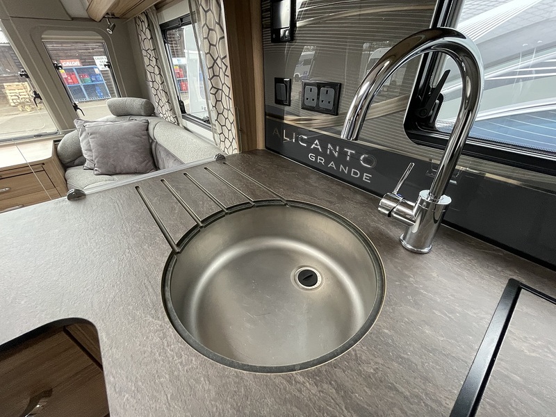 Bailey Alicanto Grande Evora 2024 Caravan - Large 16