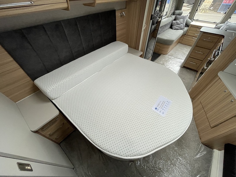 Bailey Alicanto Grande Evora 2024 Caravan - Large 9