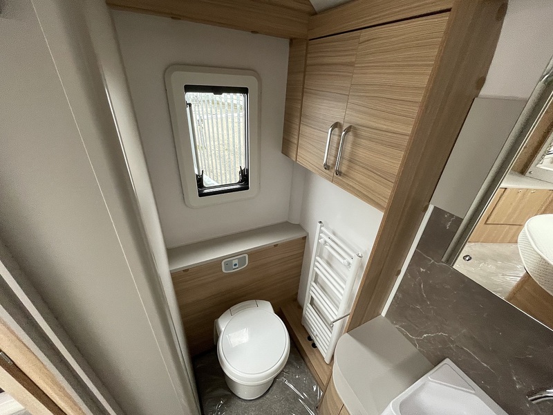 Bailey Alicanto Grande Evora 2024 Caravan - Large 11