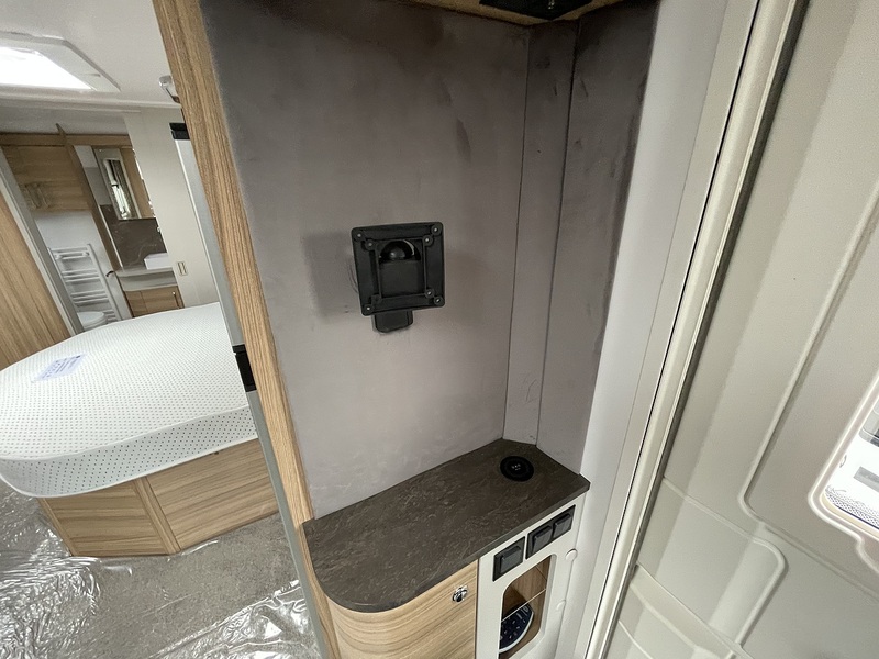 Bailey Alicanto Grande Evora 2024 Caravan - Large 19