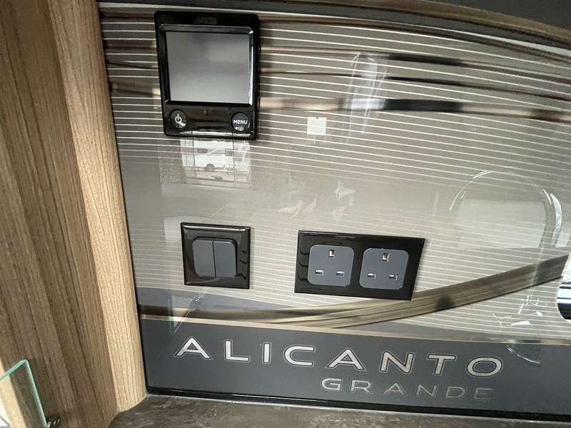 Bailey Alicanto Grande Evora 2024 Caravan - Large 21
