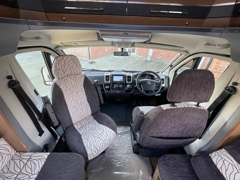 Autotrail Frontier Navajo 2012 Motorhome - Large 5